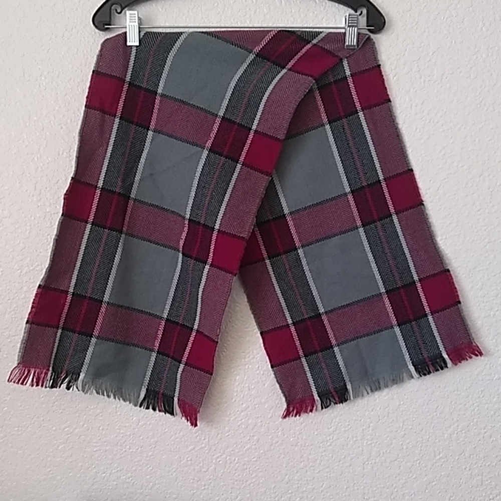 FINAL MARKDOWN Unisex Plaid 100% Orlon Scarf